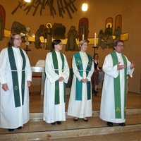 Avaa kuva isommaksi jumalanpalvelukseen osallistuivat papit: Helena Eckhoff, Anna-Maari Ruotanen, Reettakaisa Sofia Salo, Pfar...