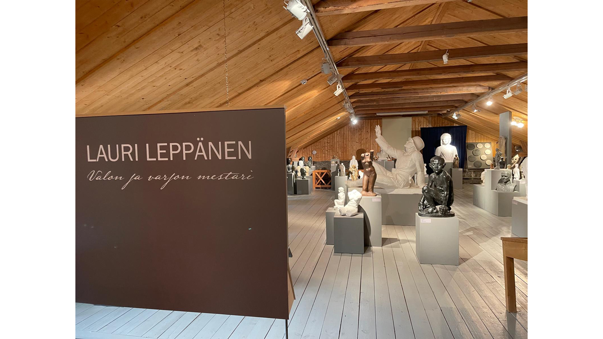 Lauri Leppäsen näyttelyn yleiskuva