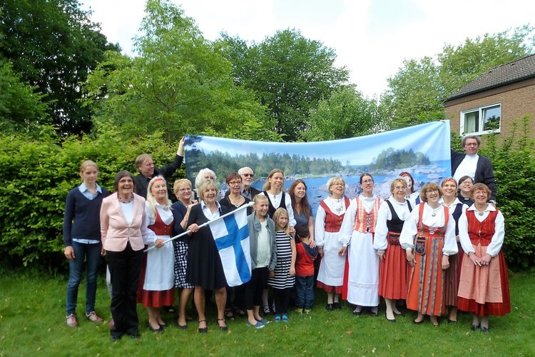 Avaa kuva isommaksi Lukasseurakunta ja Münsterin suomalainen seurakunta juhlivat 40vuotisjuhlaa Kuva Paula Dierig