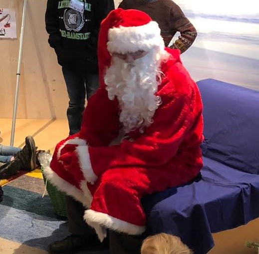 Joulupukin adventtitervehdys lapsille Zoomissa / Der Weihnachtsmann begrüßt alle Kinder Joulupukki