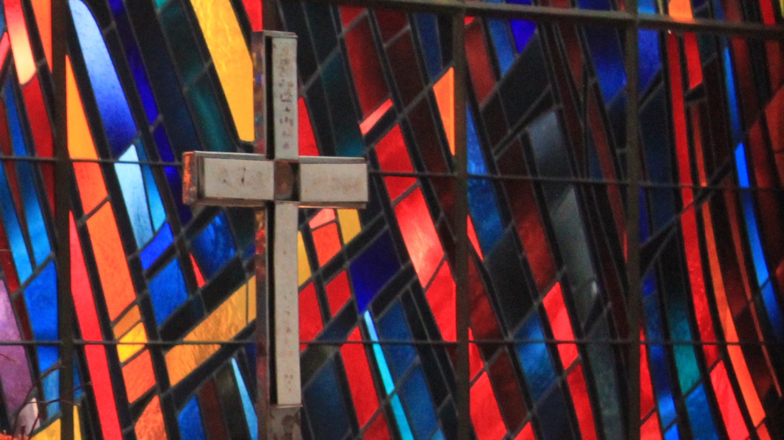 Jumalanpalvelus / Gottesdienst Kuva Dornbusch-kirkon alttarirististä